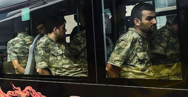 ΕΚΤΑΚΤΟ: Νέες συλλήψεις στρατιωτικών στην Τουρκία για σχέσεις με τον Γκιουλέν